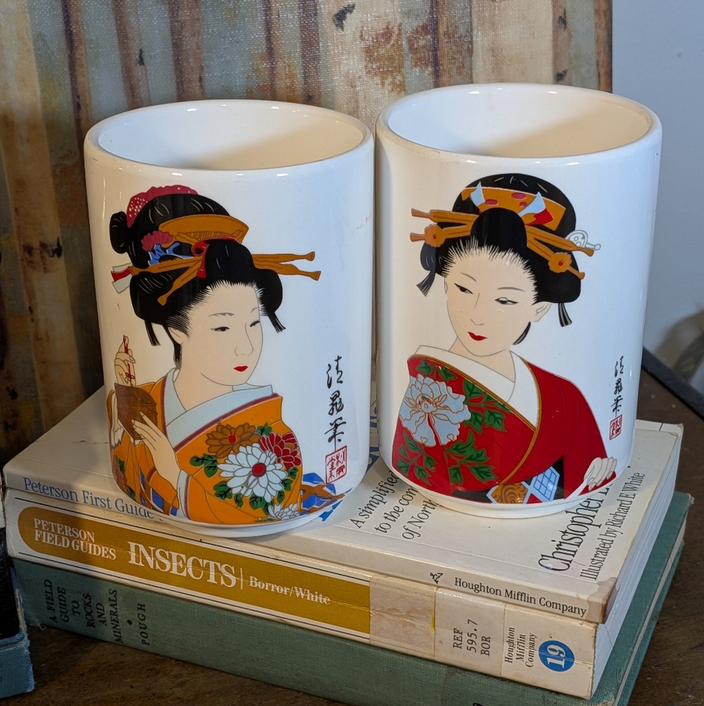 Japanese Geisha Themed Ceramic Mug Set